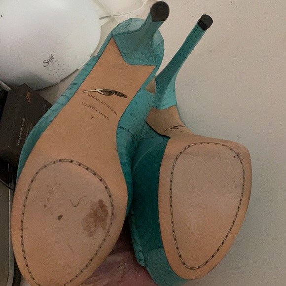 Brian Atwood 7.5 - Picture 3 of 3